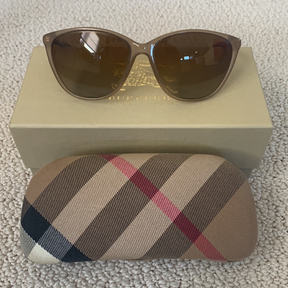 Authentic vintage Burberry sunglasses - Picture 2 of 9